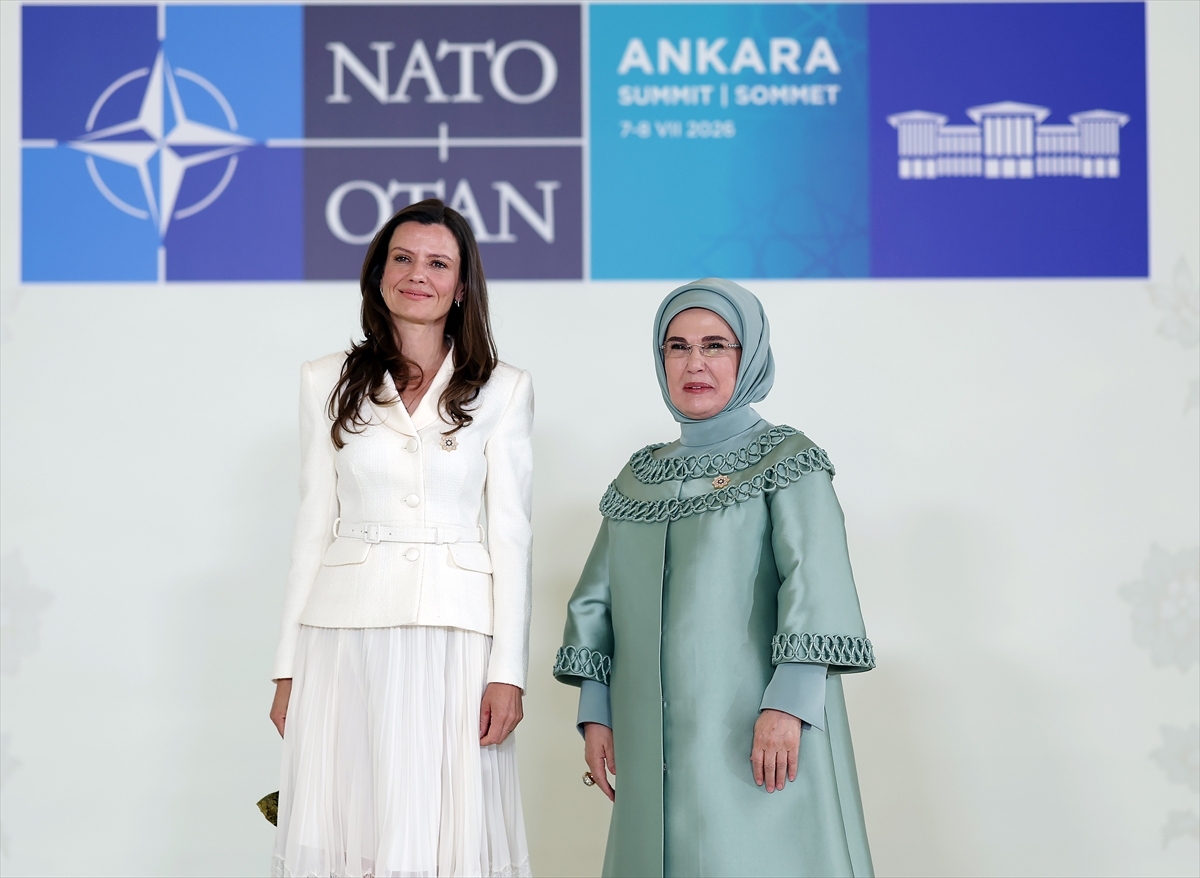 NATO ANKARA ZİRVESİ - Emine Erdoğan, NATO marjında lider eşleriyle Çankaya Köşkü'nde bir araya geldi: