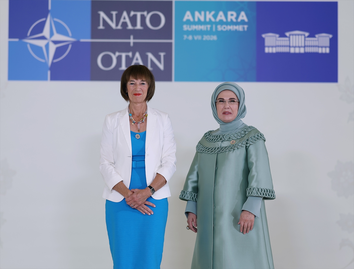 NATO ANKARA ZİRVESİ - Emine Erdoğan, NATO marjında lider eşleriyle Çankaya Köşkü'nde bir araya geldi: