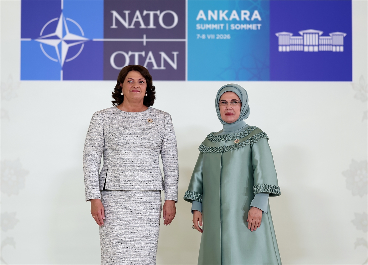 NATO ANKARA ZİRVESİ - Emine Erdoğan, NATO marjında lider eşleriyle Çankaya Köşkü'nde bir araya geldi: