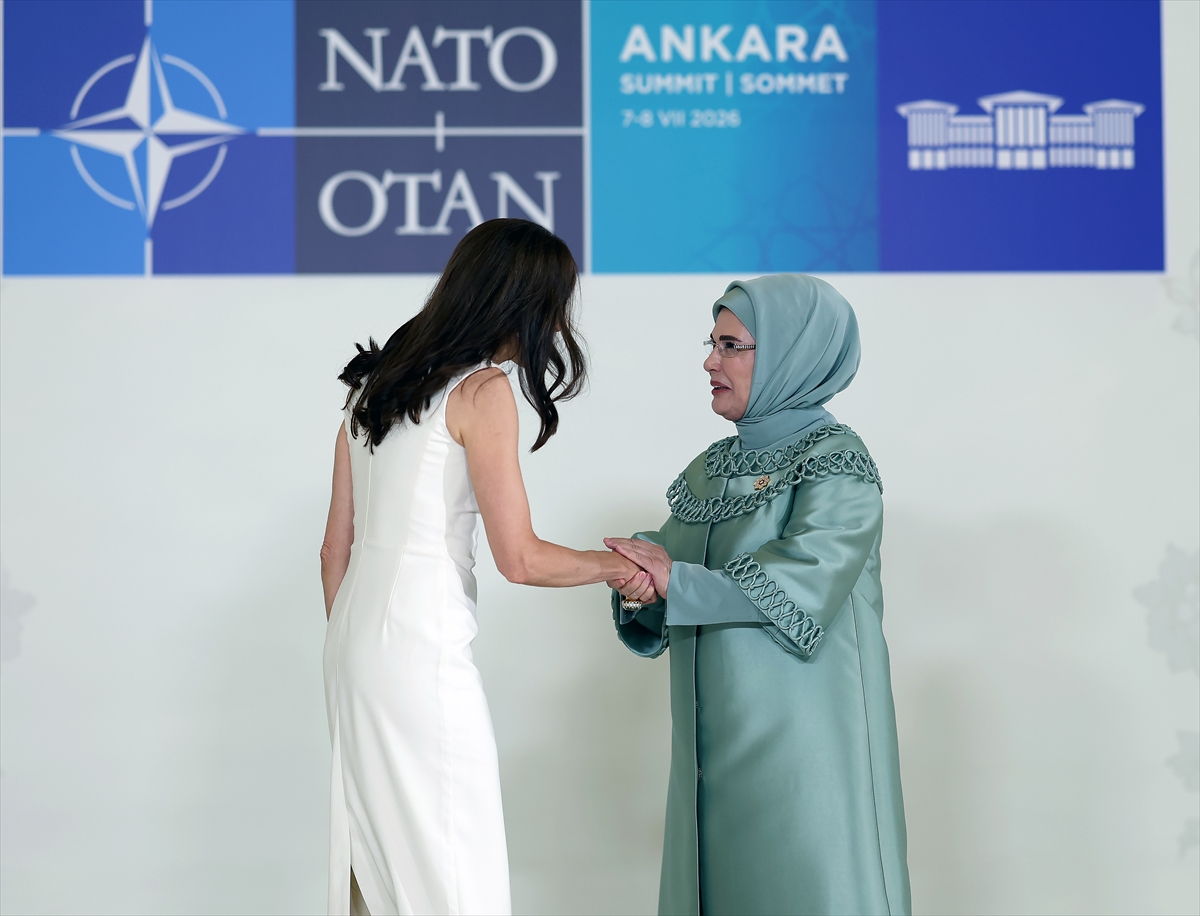 NATO ANKARA ZİRVESİ - Emine Erdoğan, NATO marjında lider eşleriyle Çankaya Köşkü'nde bir araya geldi: