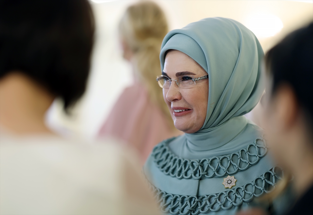 NATO ANKARA ZİRVESİ - Emine Erdoğan, NATO marjında lider eşleriyle Çankaya Köşkü'nde bir araya geldi: