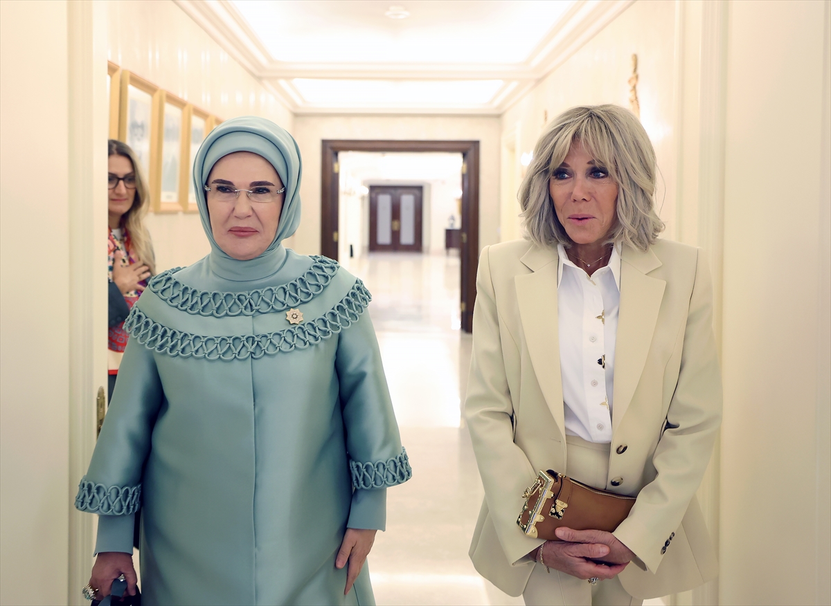 NATO ANKARA ZİRVESİ - Emine Erdoğan, NATO marjında lider eşleriyle Çankaya Köşkü'nde bir araya geldi:
