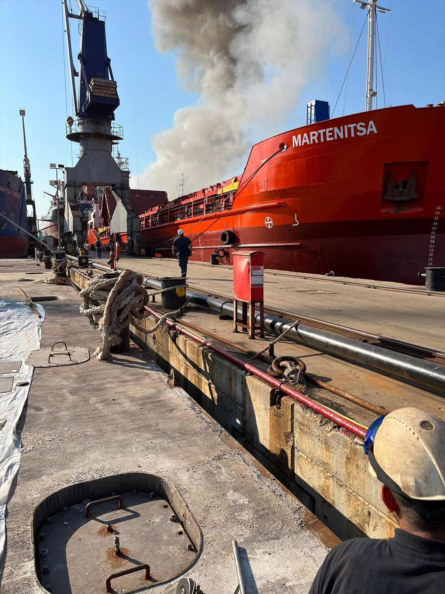 Yalova'da gemide patlama: Ekipler müdahale etti