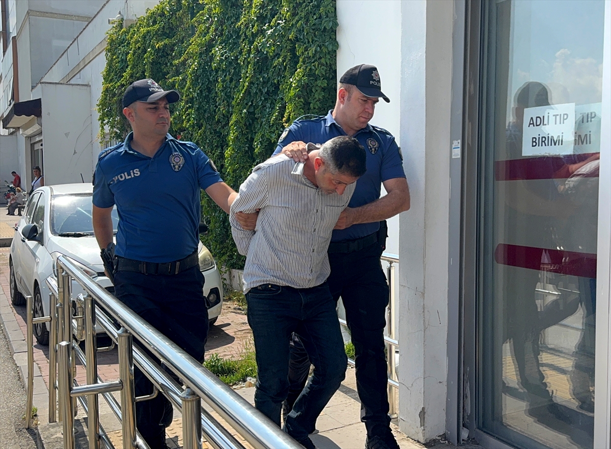 Adana'da alkollü sürücü: Yayaya çarptı, tutuklandı