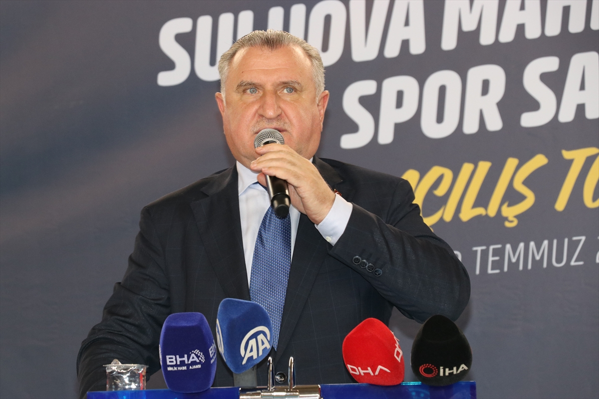 Bakan Bak: AK Parti hizmet partisidir
