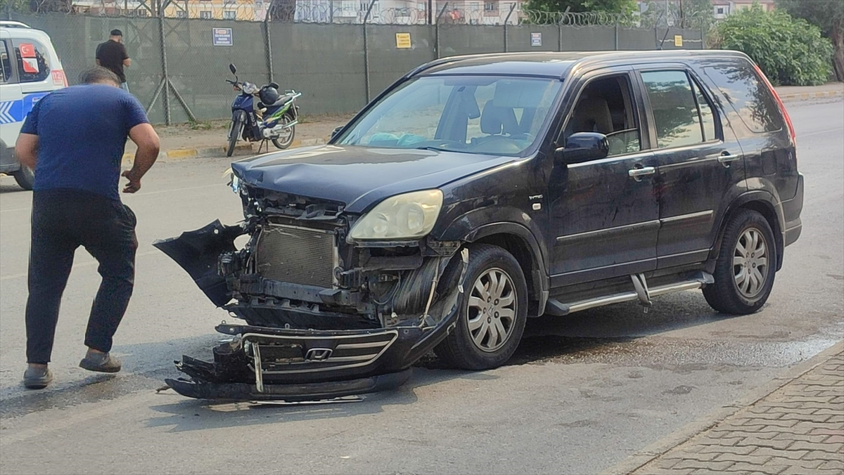 İzmir'de trafik kazası: 4 yaralı