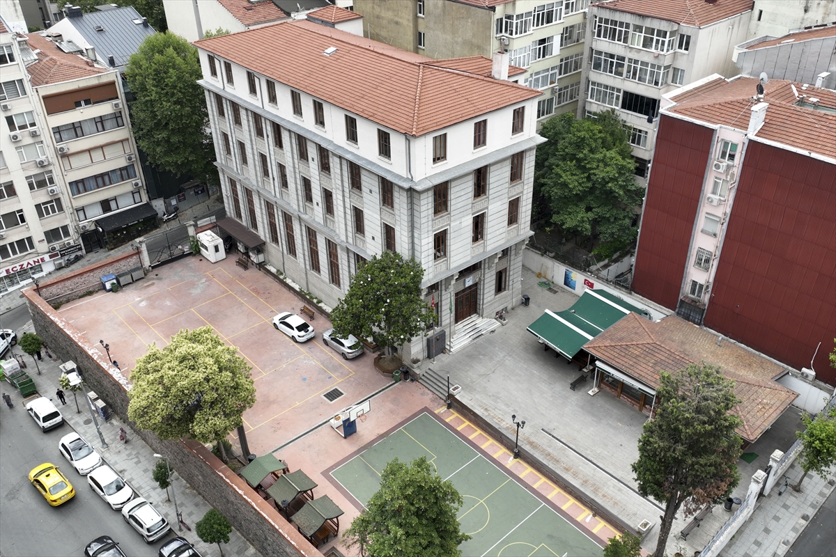 ASIRLIK MEKTEPLER - Nişantaşı Anadolu Lisesi, değişen kimliğiyle 120 yıllık eğitim geleneğini sürdürüyor