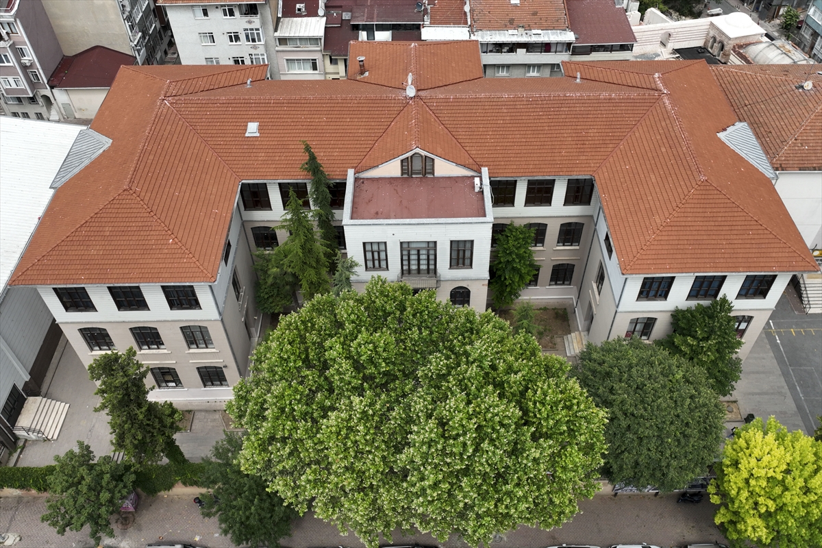 ASIRLIK MEKTEPLER - Nişantaşı Anadolu Lisesi, değişen kimliğiyle 120 yıllık eğitim geleneğini sürdürüyor