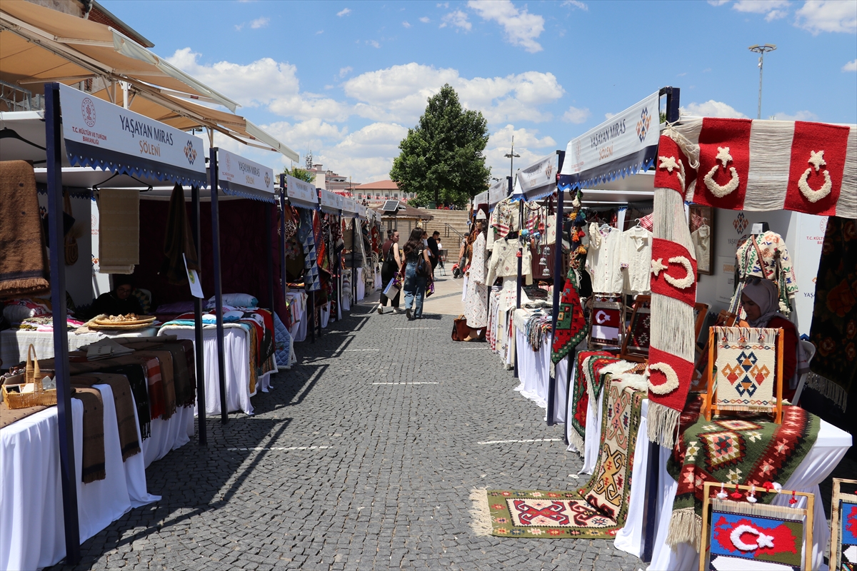 Sivas'ta Yaşayan Miras Şöleni Başladı