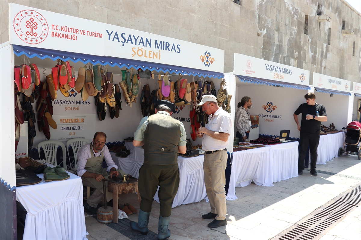 Sivas'ta Yaşayan Miras Şöleni Başladı