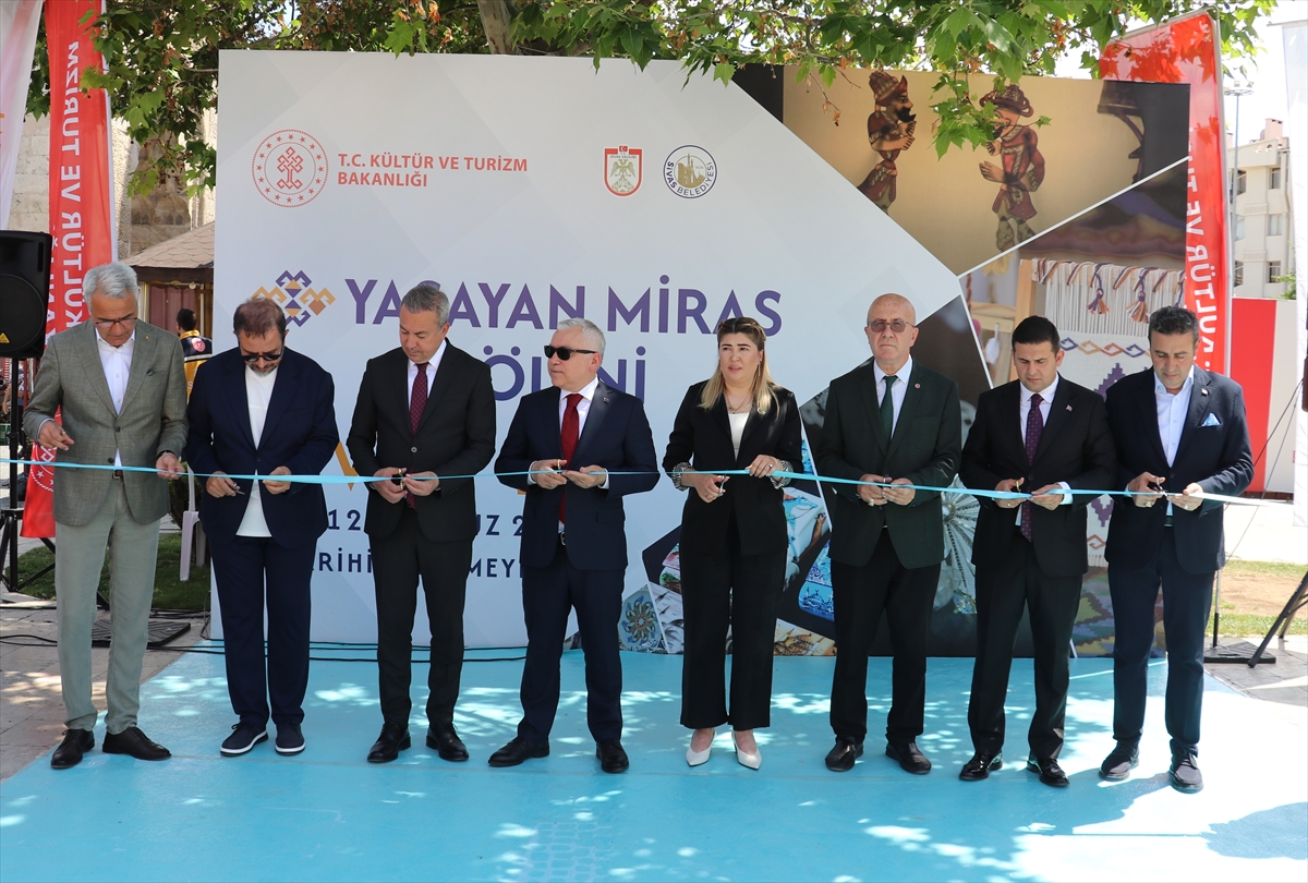 Sivas'ta Yaşayan Miras Şöleni Başladı