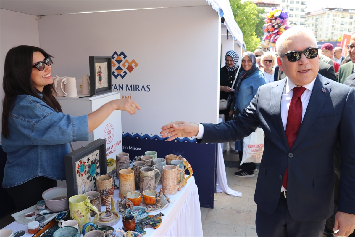 Sivas'ta Yaşayan Miras Şöleni Başladı
