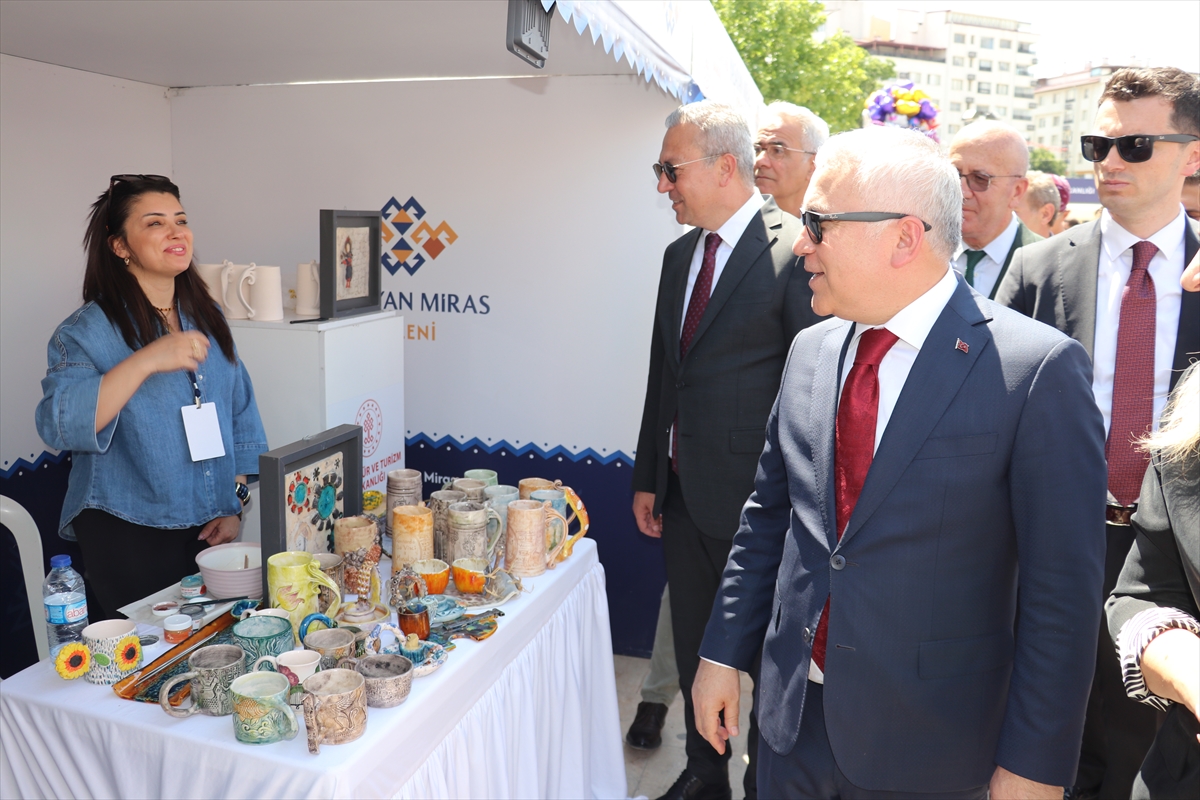 Sivas'ta Yaşayan Miras Şöleni Başladı