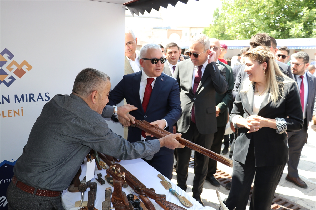 Sivas'ta Yaşayan Miras Şöleni Başladı