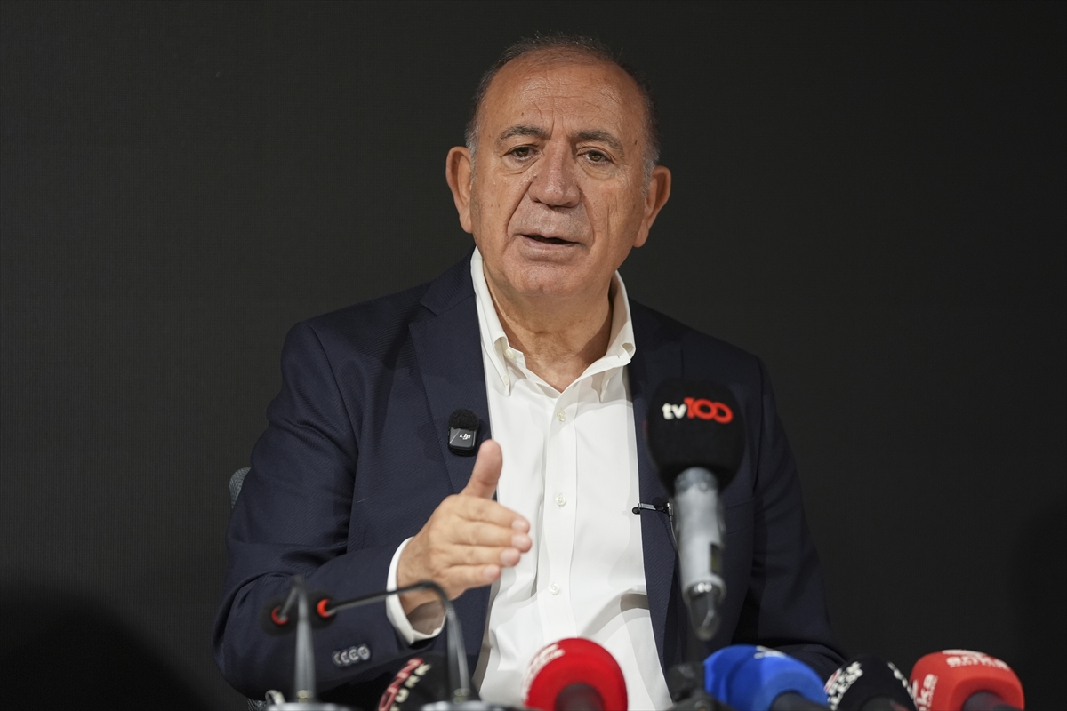 CHP'ye 200 yeni üye katıldı