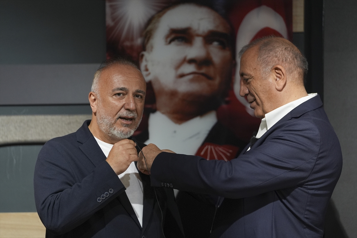 CHP'ye 200 yeni üye katıldı