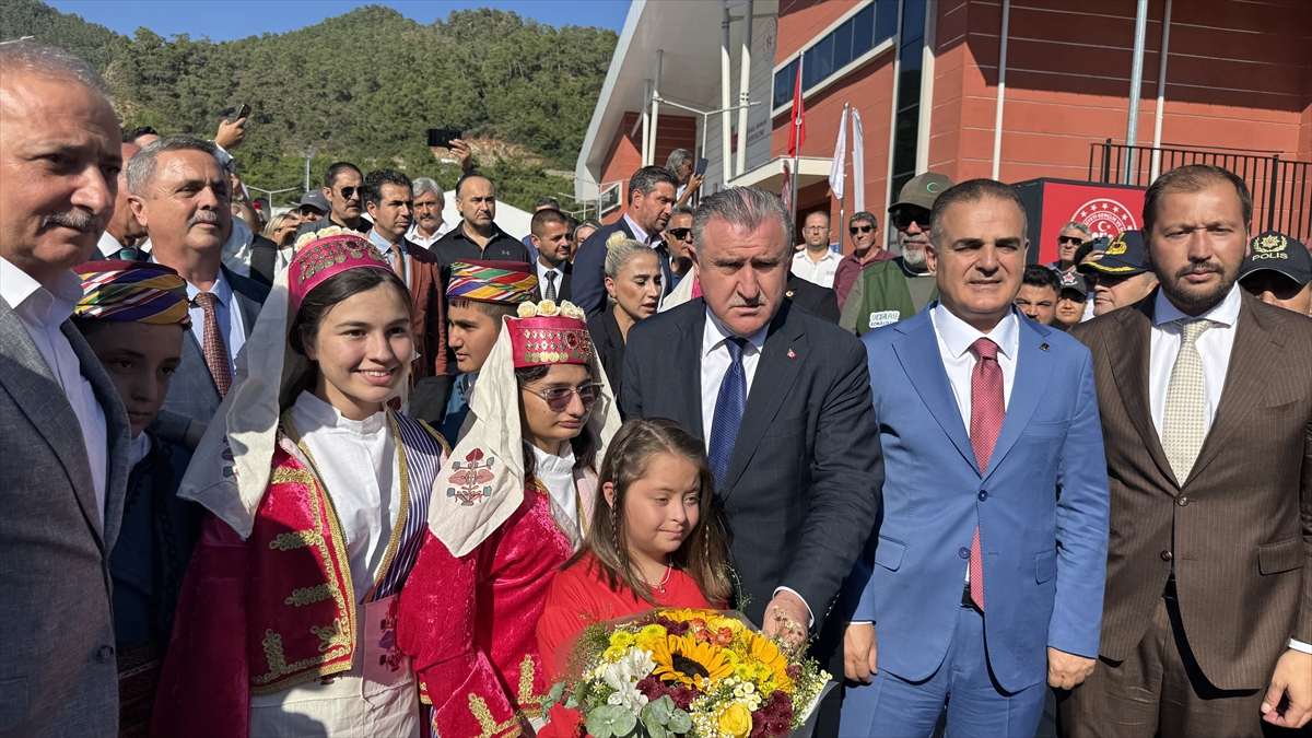 Bakan Bak, Marmaris Spor Kompleksi'nin açılış töreninde konuştu: