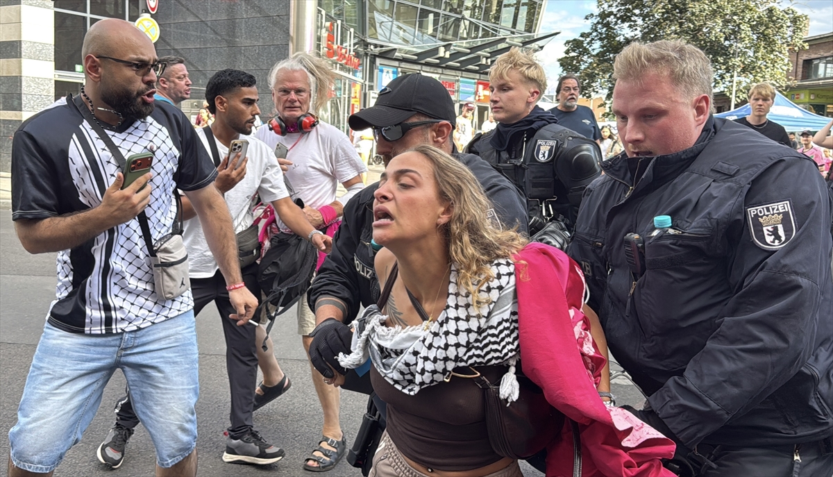 Berlin'de Rheinmetall protestosunda gözaltılar