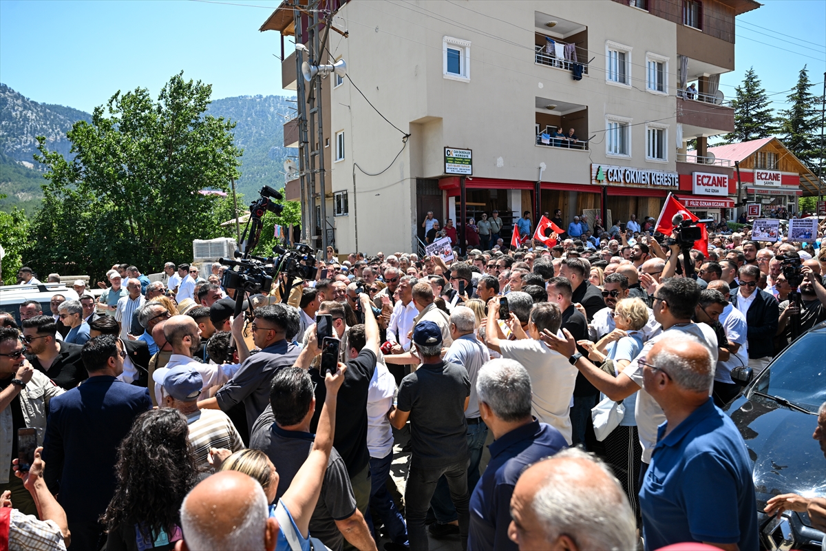 Özgür Özel: Partiyi geri alacağız