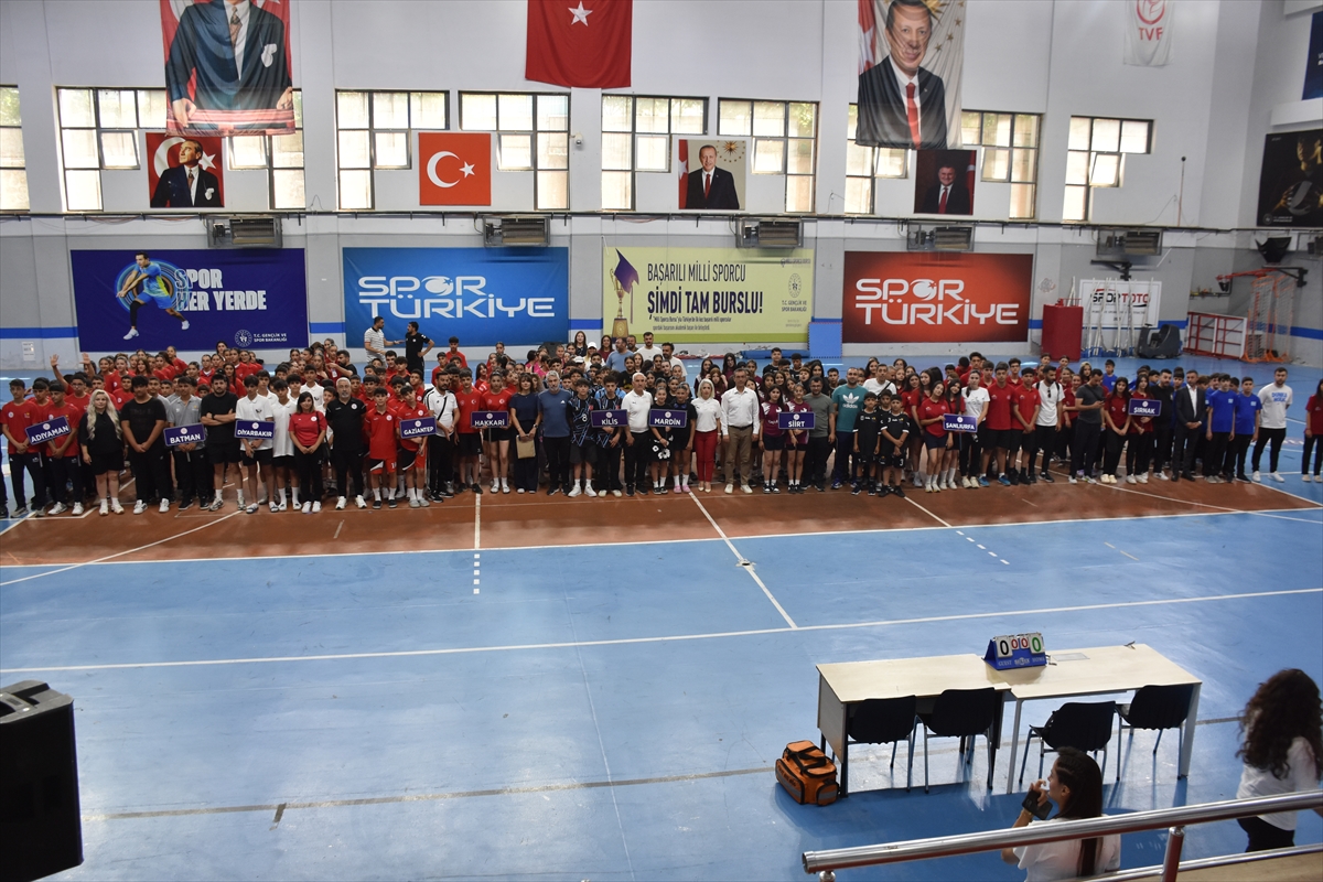 Anadolu Yıldızlar Ligi voleybolda başladı