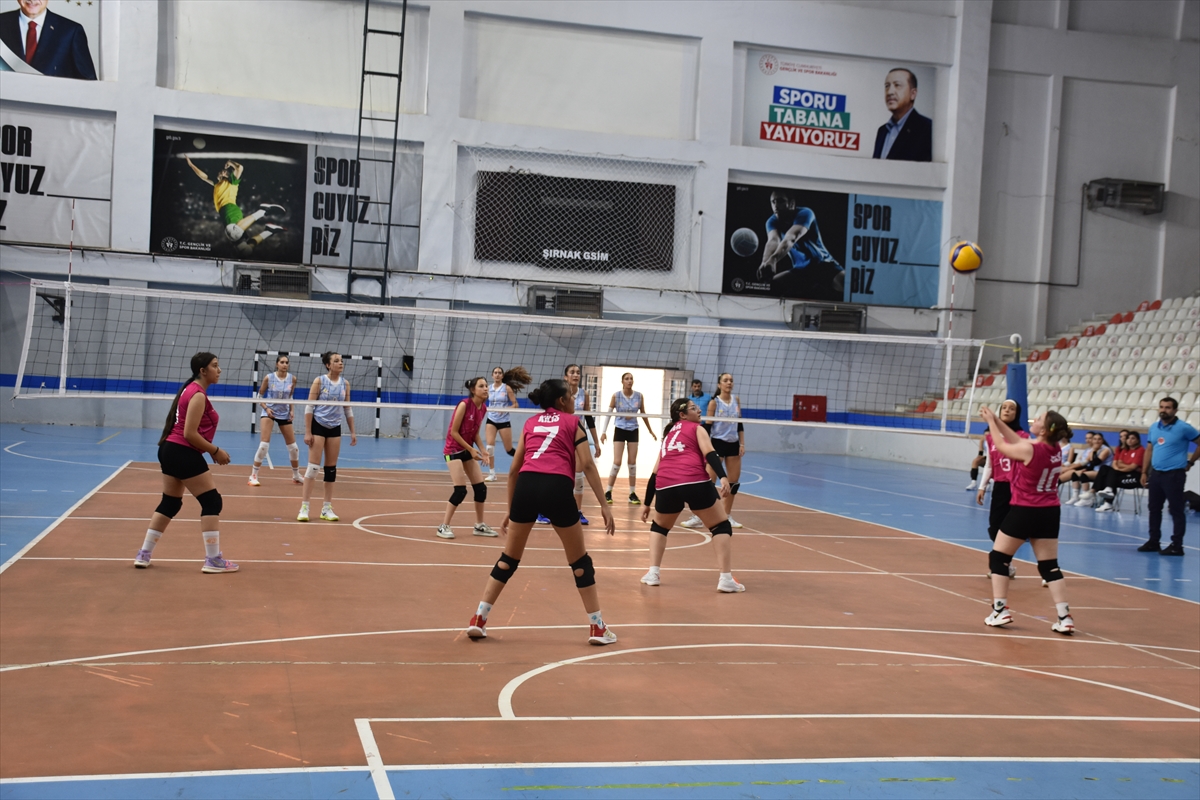 Anadolu Yıldızlar Ligi voleybolda başladı