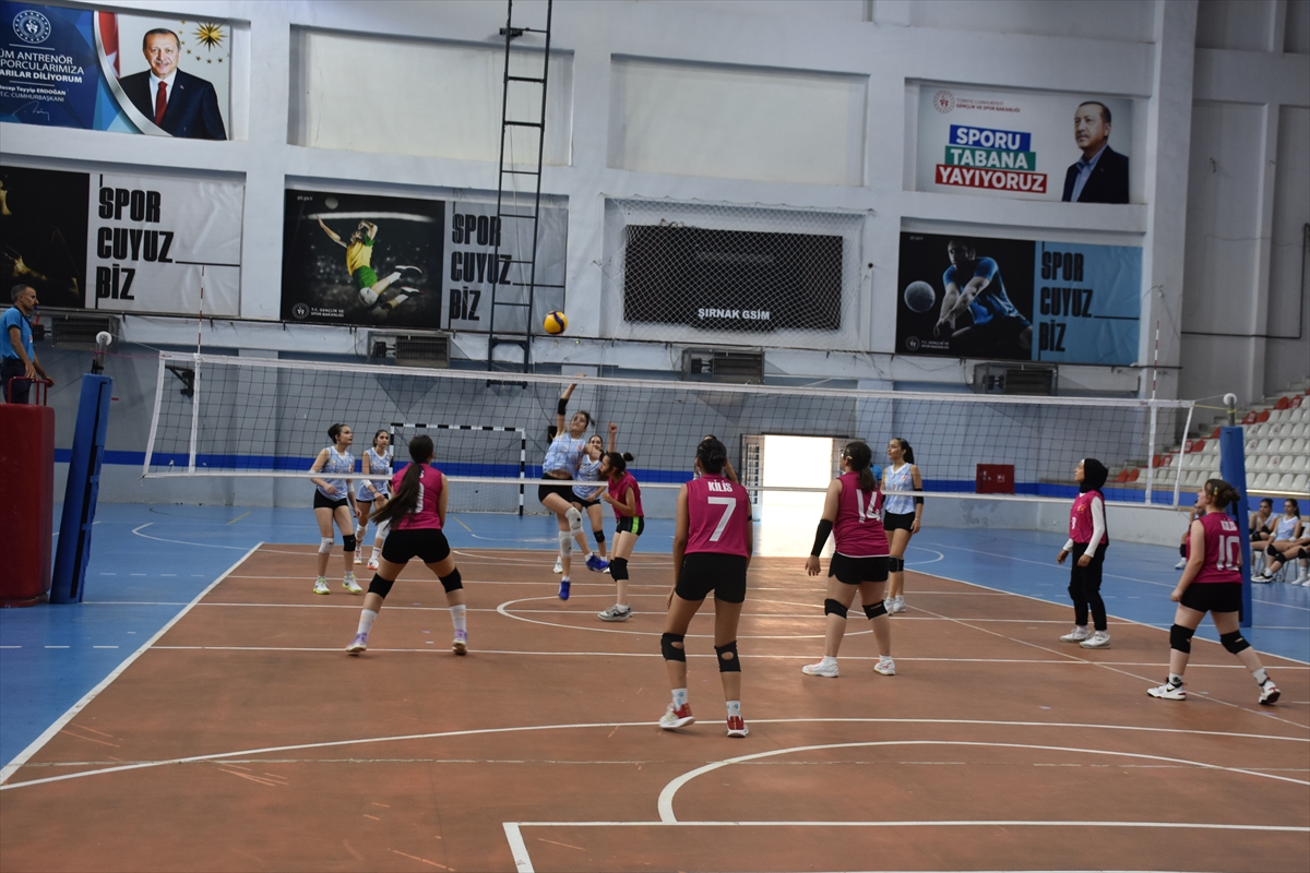 Anadolu Yıldızlar Ligi voleybolda başladı