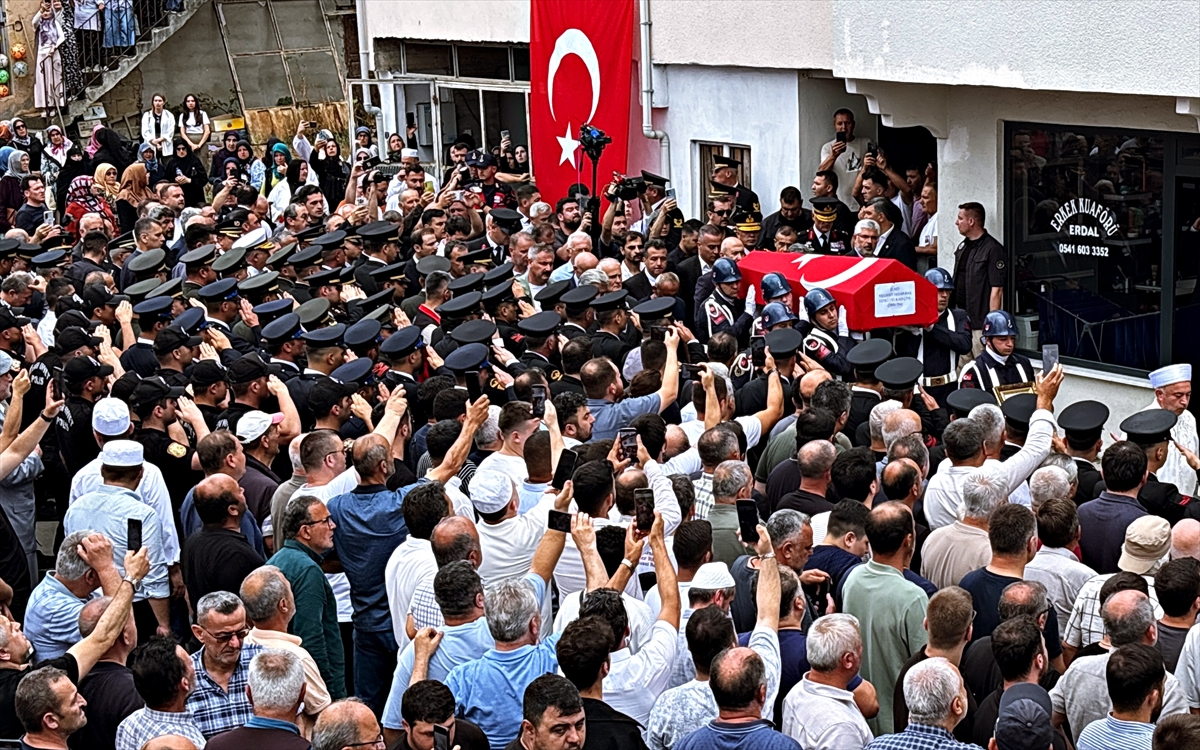 Şehit Uzman Çavuş Demirbaş Samsun'da toprağa verildi