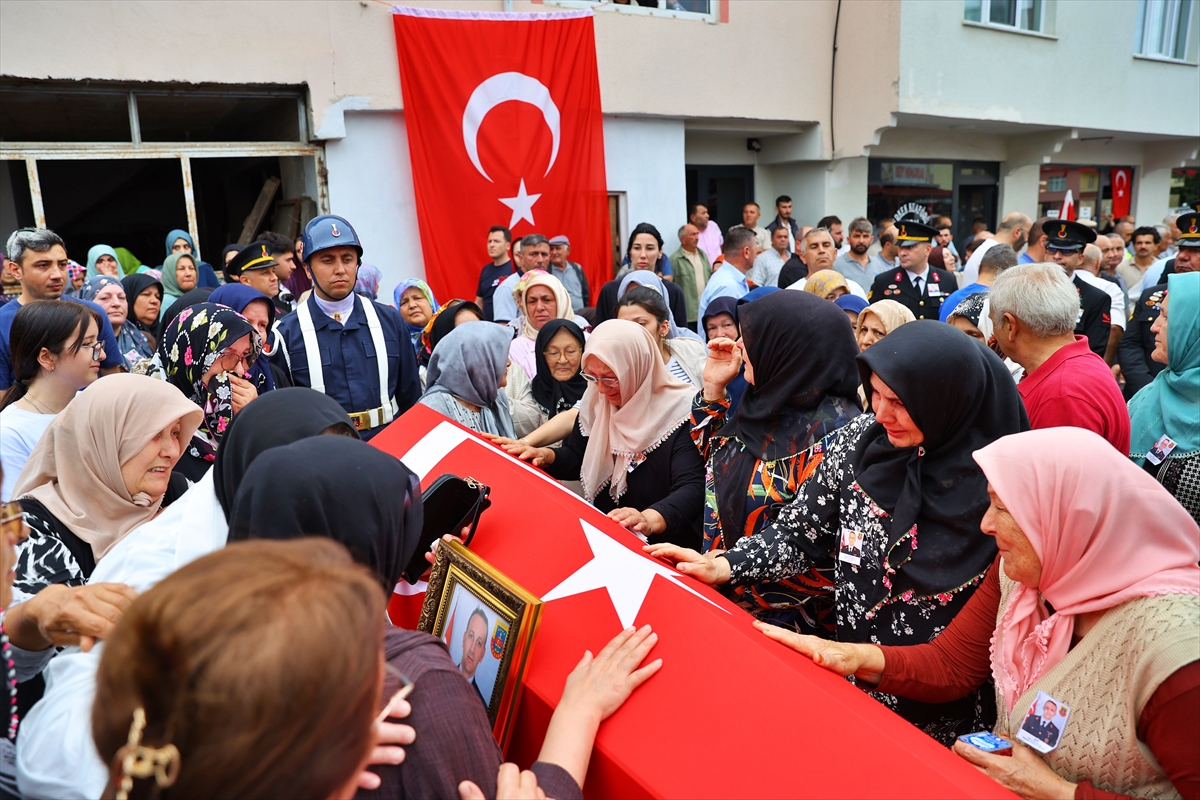 Şehit Uzman Çavuş Demirbaş Samsun'da toprağa verildi