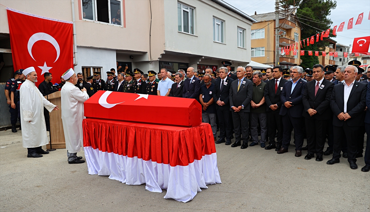 Şehit Uzman Çavuş Demirbaş Samsun'da toprağa verildi