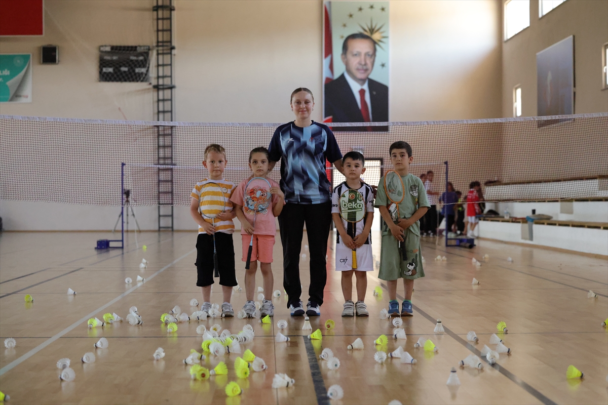 Cemre Nur Davulcu: Sporcularım için mekik dokuyorum