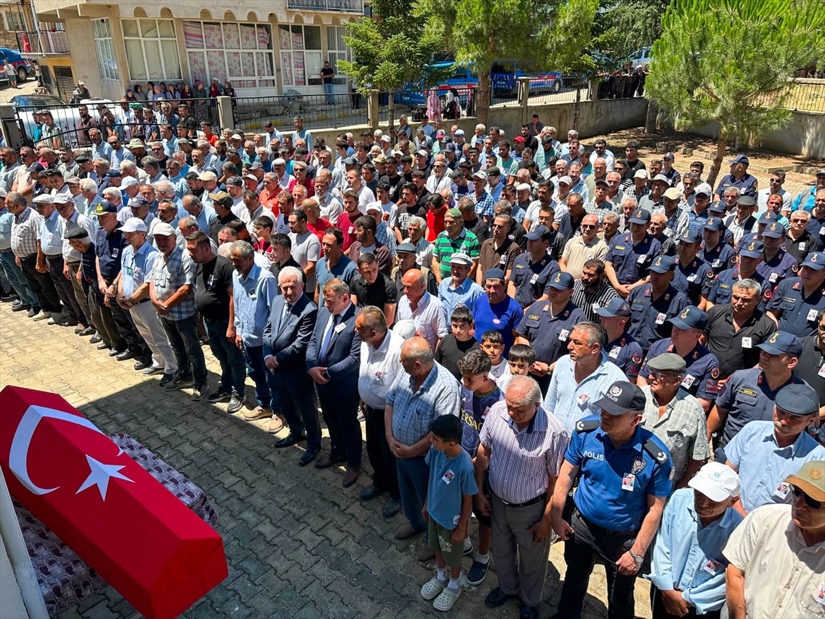 Uzman Çavuş Samur, Uşak'ta son yolculuğuna uğurlandı