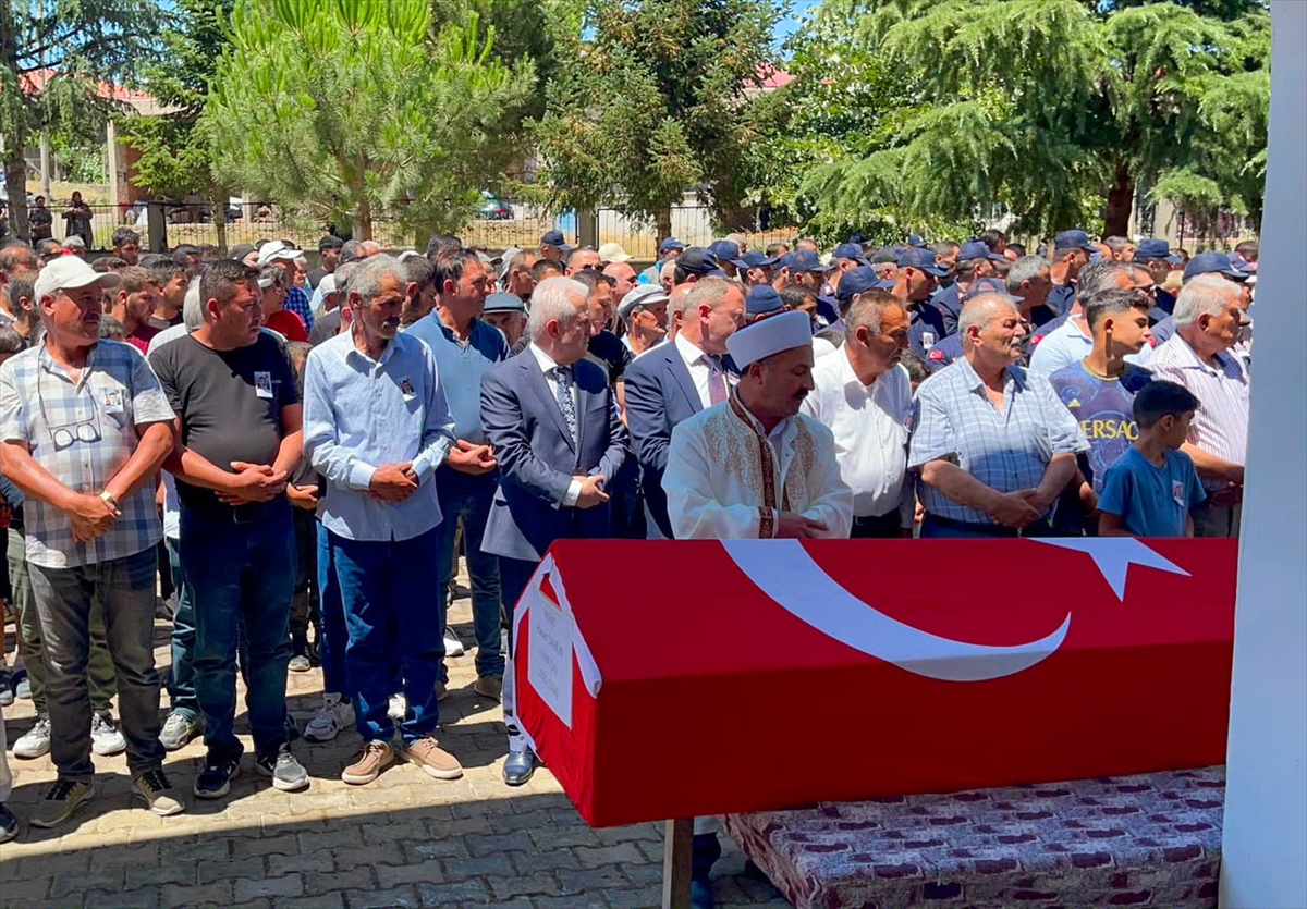 Uzman Çavuş Samur, Uşak'ta son yolculuğuna uğurlandı