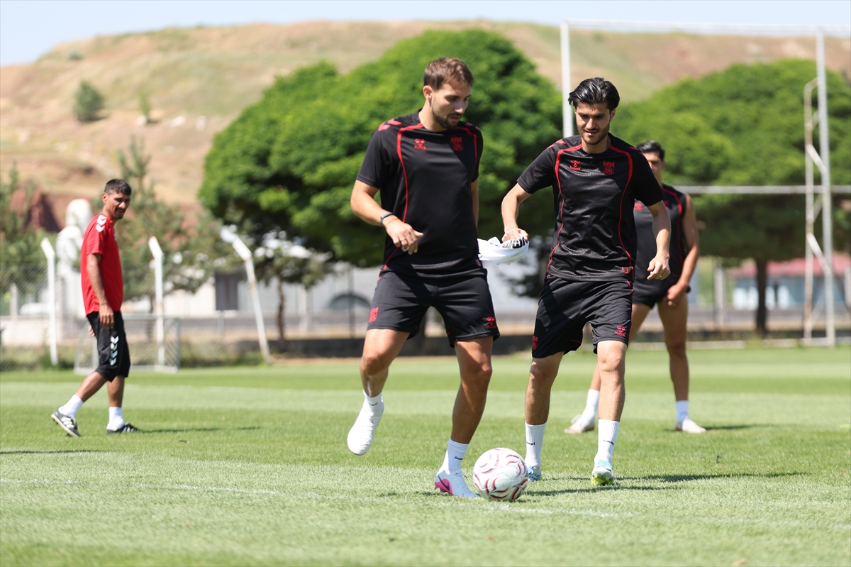 Sivasspor: Yeni sezona hazırlıklar sürüyor