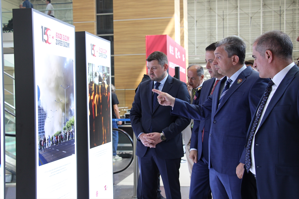 15 Temmuz Fotoğraf Sergisi Antalya'da Açıldı