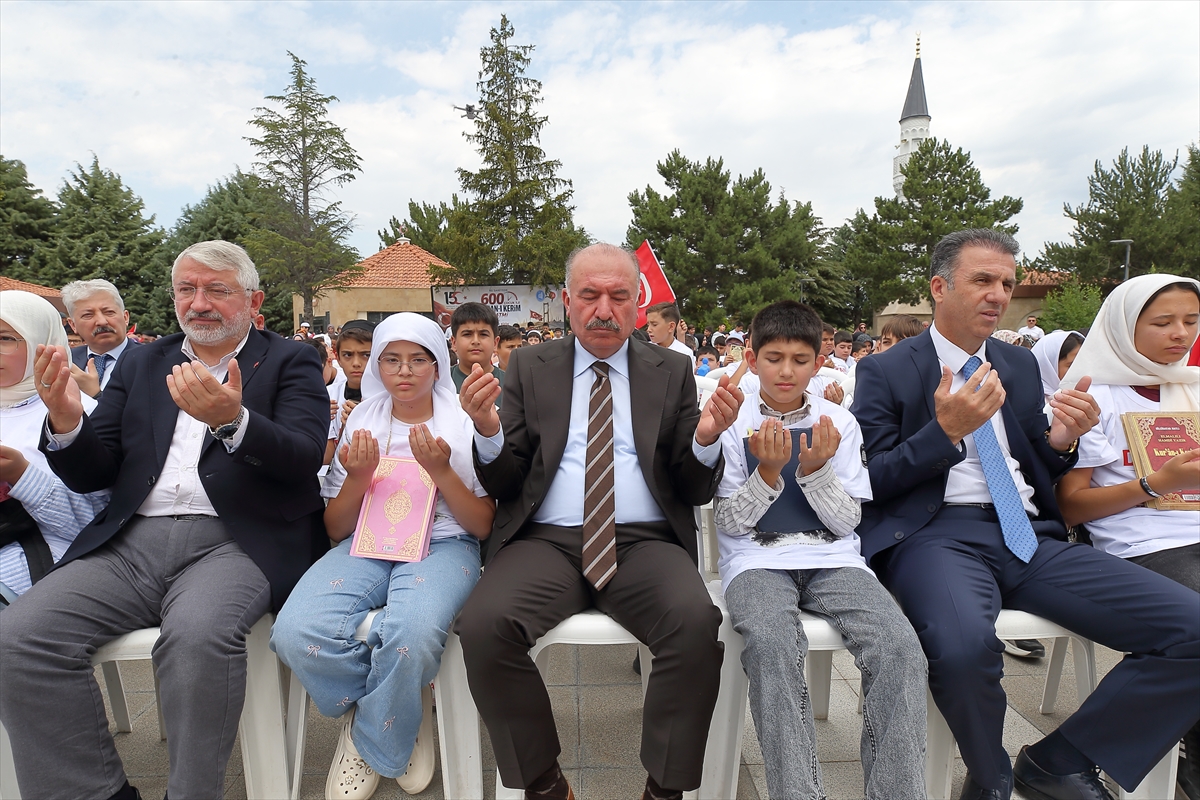 Çorum'da 600 çocukla Kur'an hatmetti