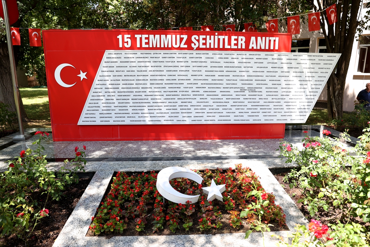 Kırklareli: 15 Temmuz şehitleri için 253 gül dikildi