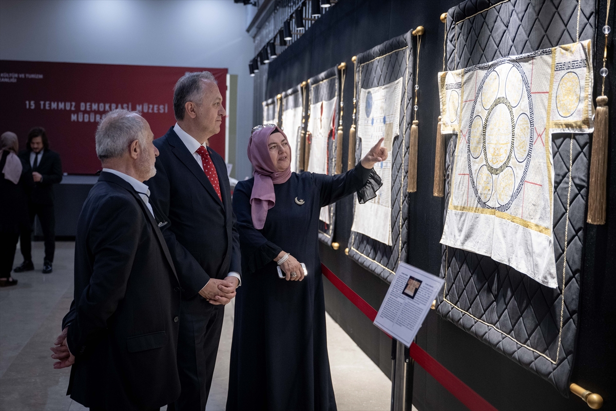 15 Temmuz Müzesi'nde Sultanların Dualı Gömlekleri sergisi