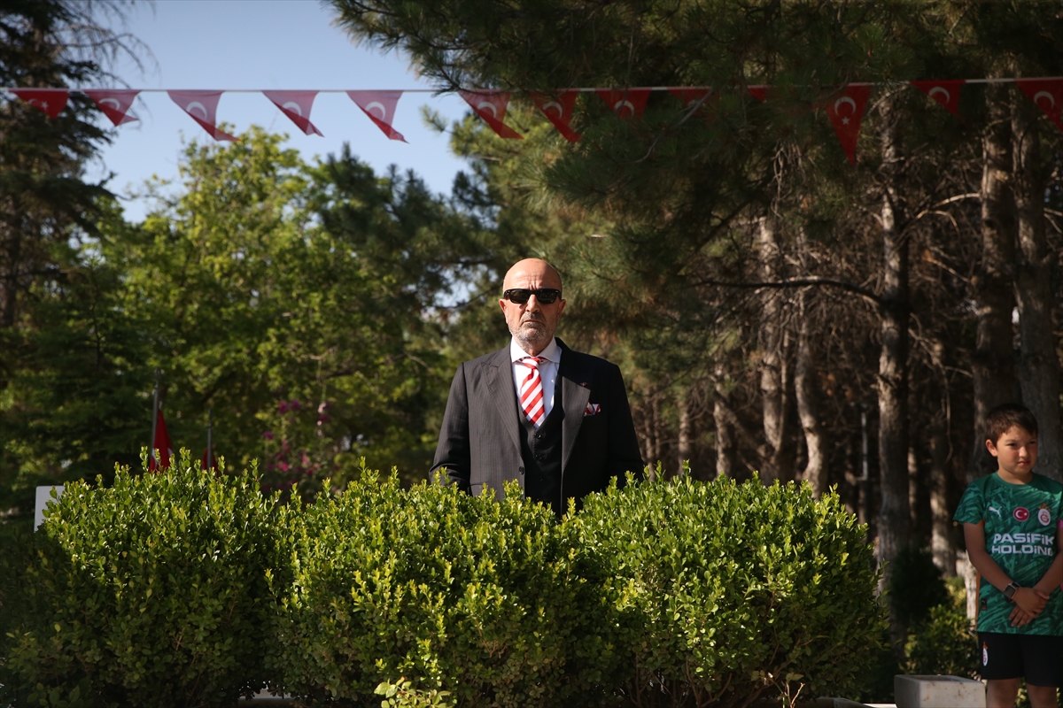 Aksakallı: Ömer Halisdemir ihanete dur dedi