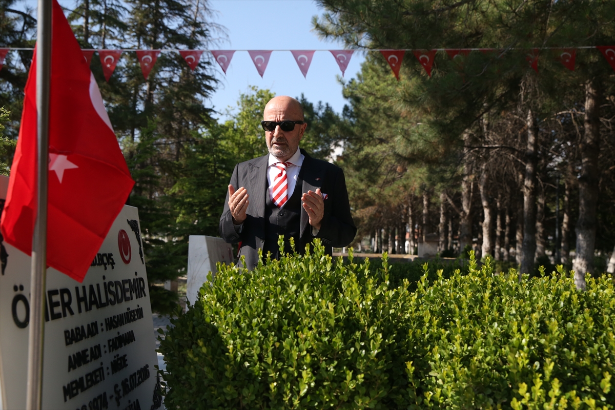 Aksakallı: Ömer Halisdemir ihanete dur dedi