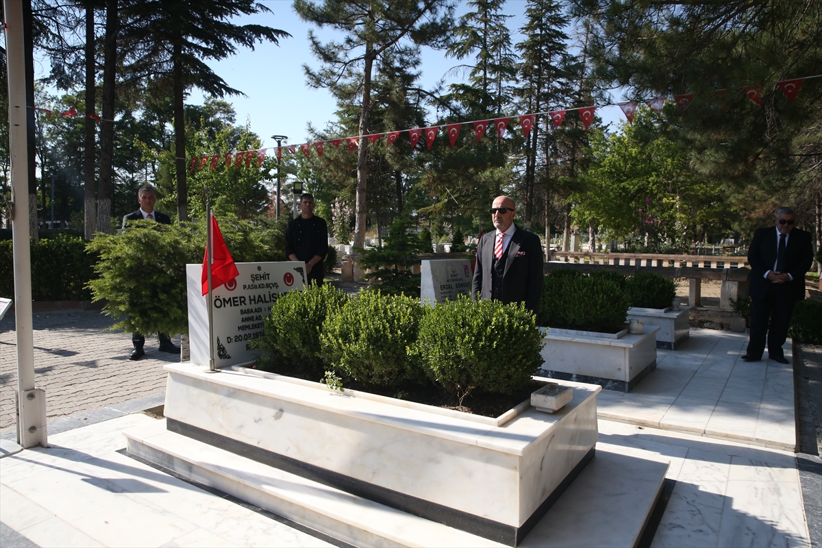 Aksakallı: Ömer Halisdemir ihanete dur dedi