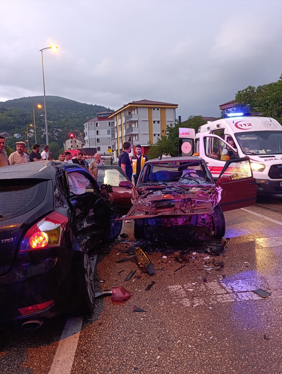Karabük'te trafik kazası: 4 yaralı