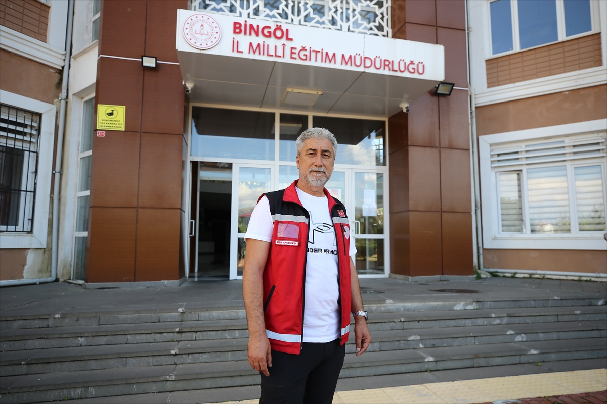 Öğretmen Bürke: Bingöl kuşlarını kitapta topluyorum