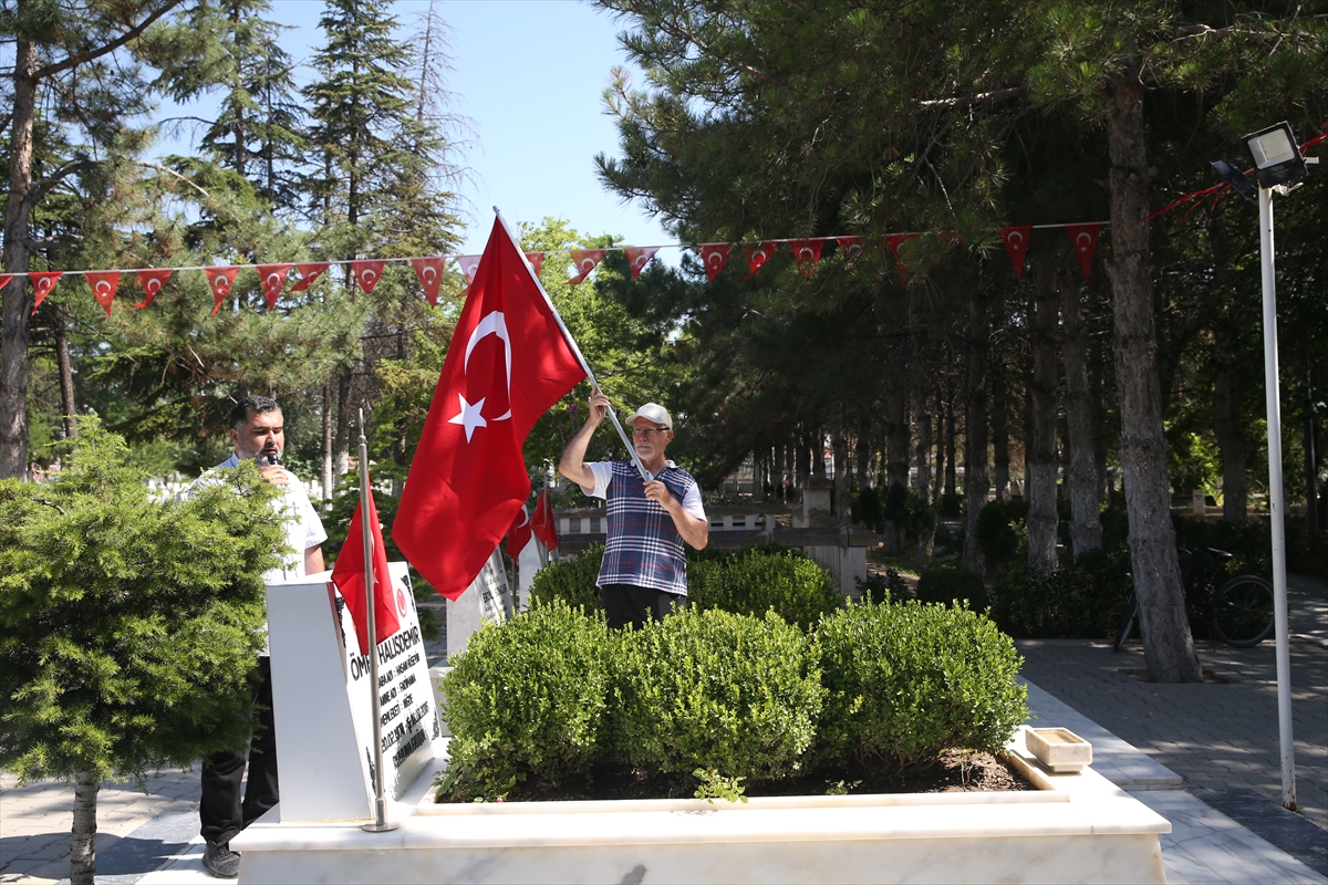 Ömer Halisdemir'in kabrinde yoğunluk sürüyor