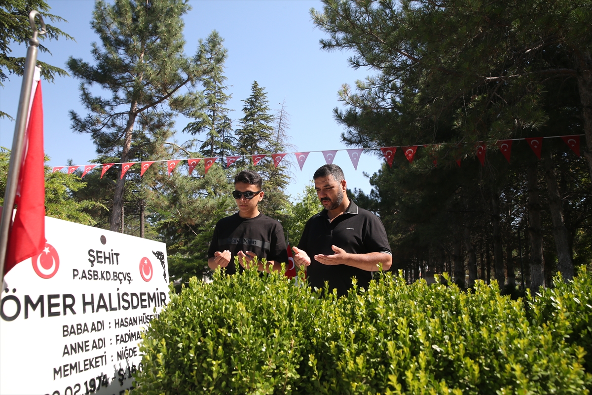Ömer Halisdemir'in kabrinde yoğunluk sürüyor