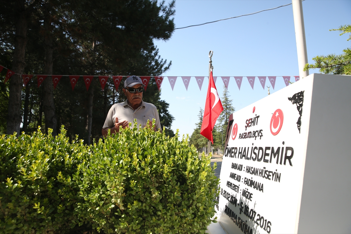 Ömer Halisdemir'in kabrinde yoğunluk sürüyor