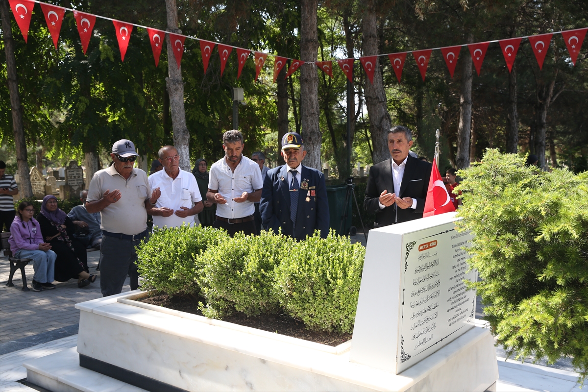 Ömer Halisdemir'in kabrinde yoğunluk sürüyor