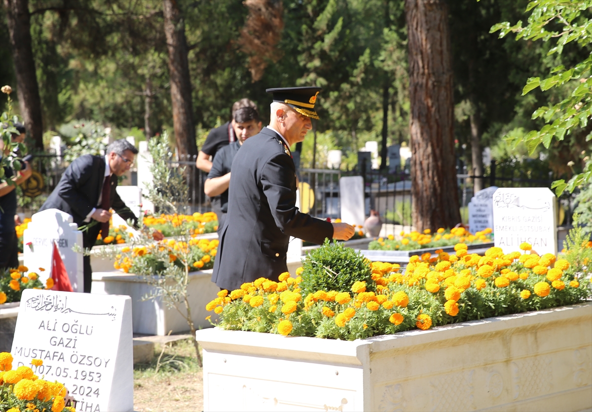 15 Temmuz şehitleri İzmir ve çevre illerde anıldı