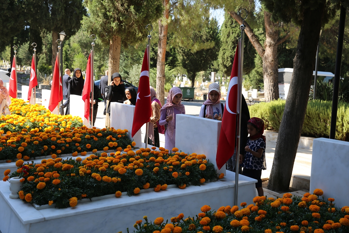 15 Temmuz şehitleri İzmir ve çevre illerde anıldı