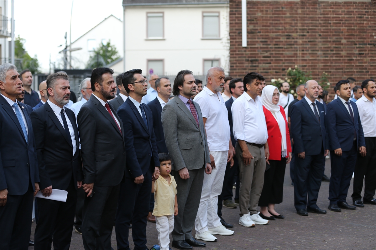 Köln: 15 Temmuz şehitleri için balonlar uçuruldu