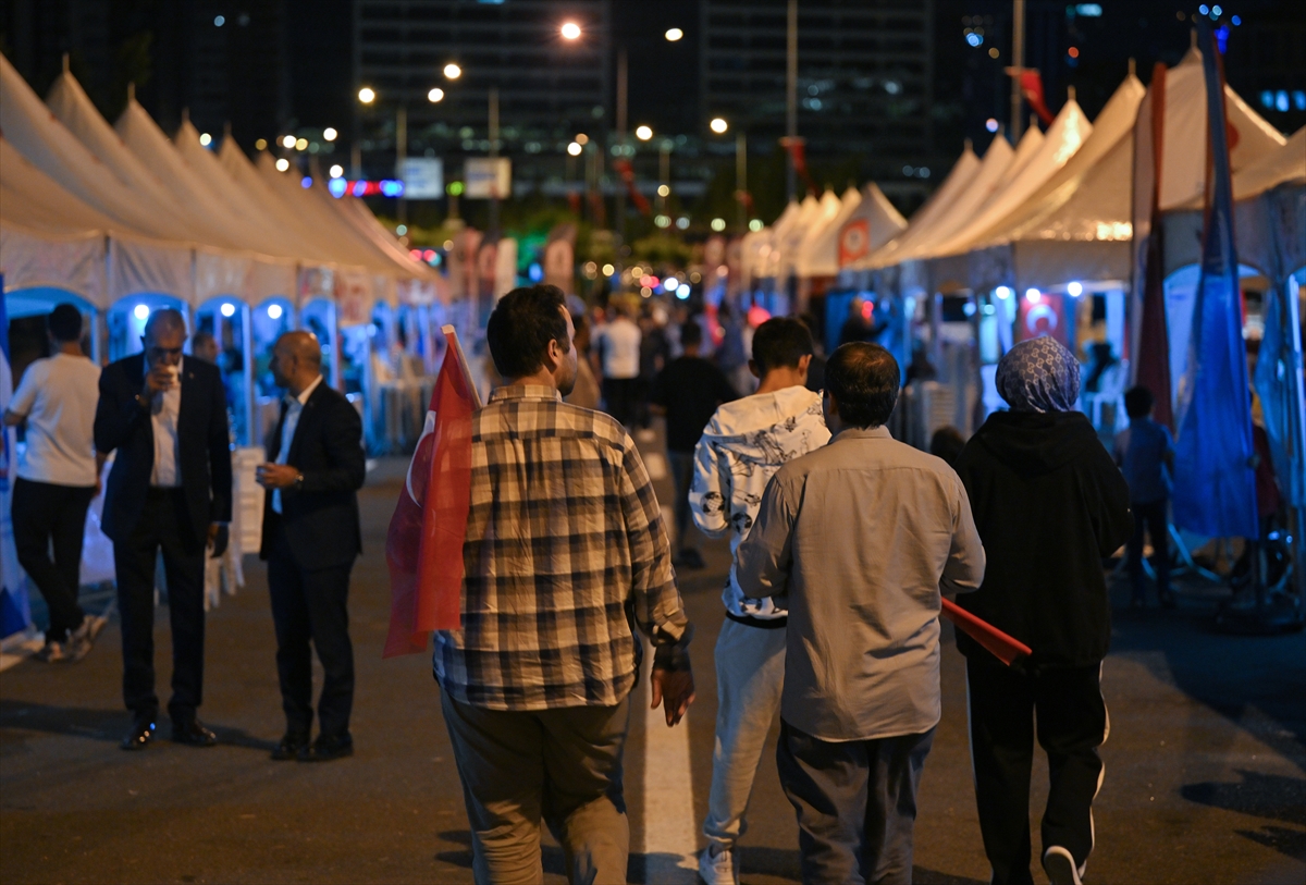 15 Temmuz: Külliye'de demokrasi nöbeti
